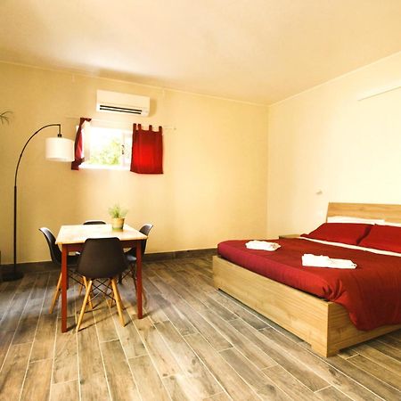 Elegante Suite Con Giardino In Centro Storico Pawia Zewnętrze zdjęcie